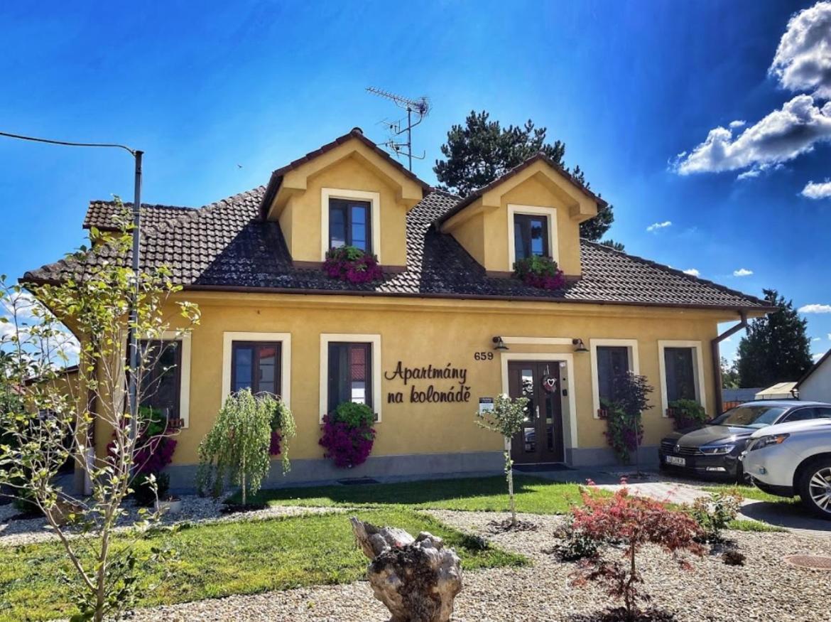 Apartmany Na Kolonade Леднице Экстерьер фото