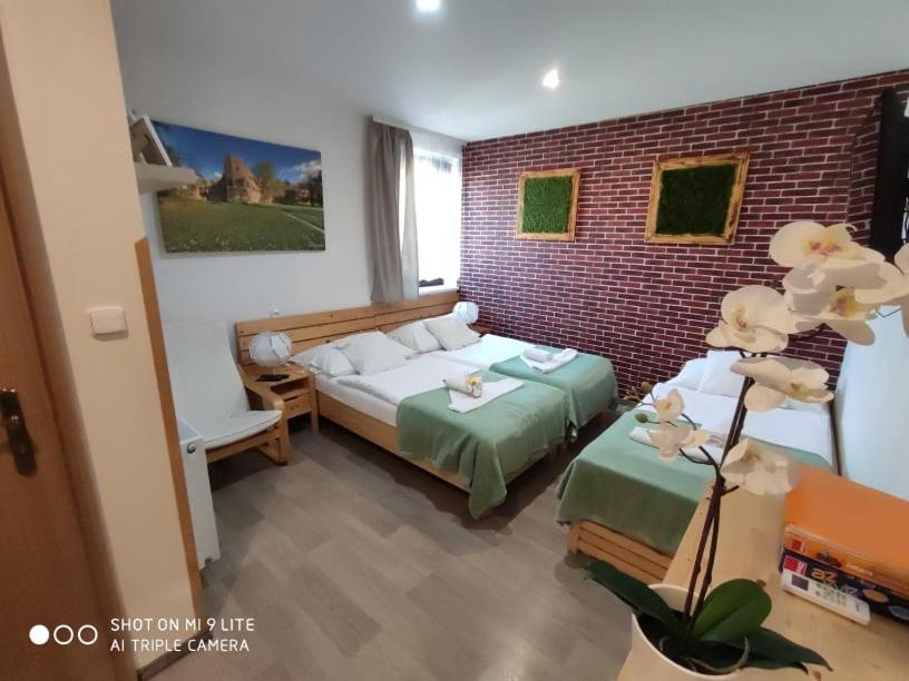 Apartmany Na Kolonade Леднице Экстерьер фото
