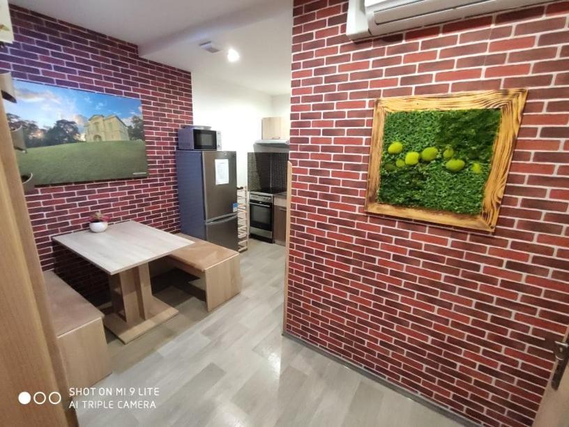 Apartmany Na Kolonade Леднице Экстерьер фото