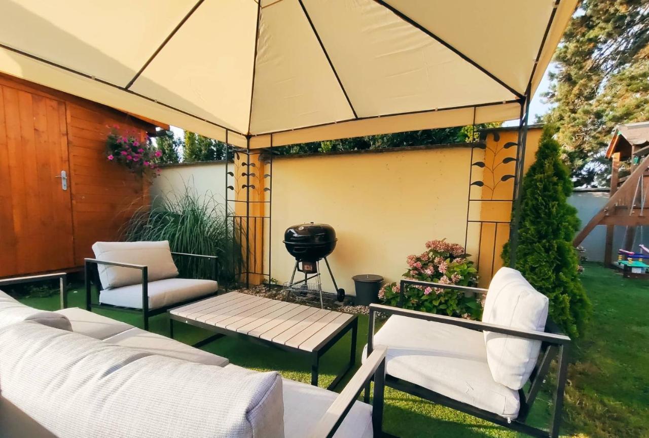 Apartmany Na Kolonade Леднице Экстерьер фото
