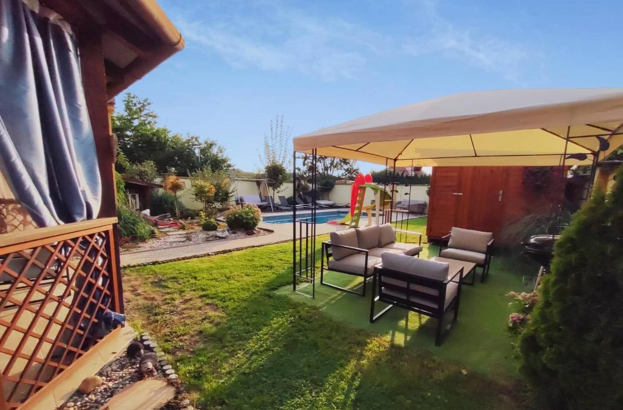 Apartmany Na Kolonade Леднице Экстерьер фото