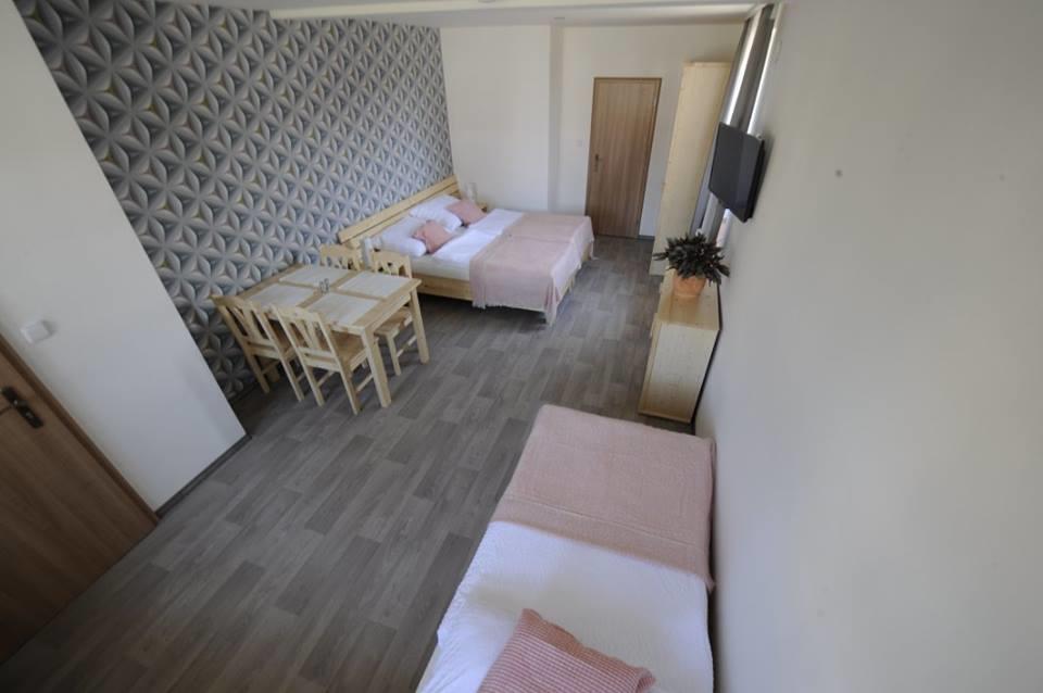 Apartmany Na Kolonade Леднице Экстерьер фото