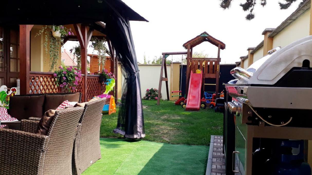 Apartmany Na Kolonade Леднице Экстерьер фото